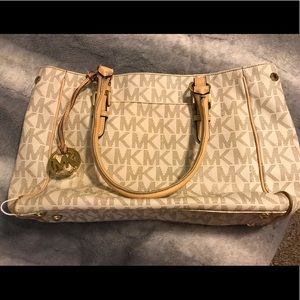 Michael Kors Shoulder Bag
